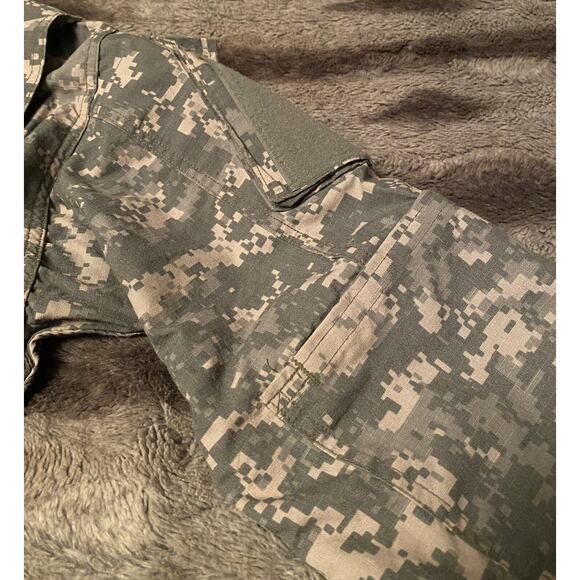 Army Sz S Light Camouflage Jacket 4 pockets hook and loop zip up heavy weight - Picture 7 of 8